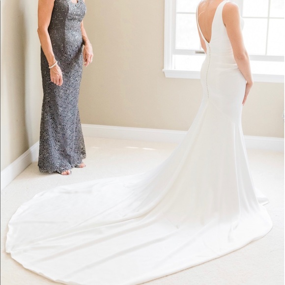 Gorgeous Worn Once RIVINI Roberts Gown Size 6 - Picture 5 of 8